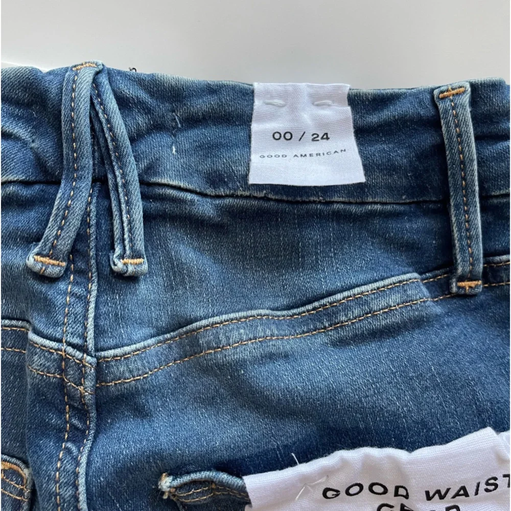 Good American Good Waist Raw Edge Skinny Jeans 00/24 - Picture 4 of 9